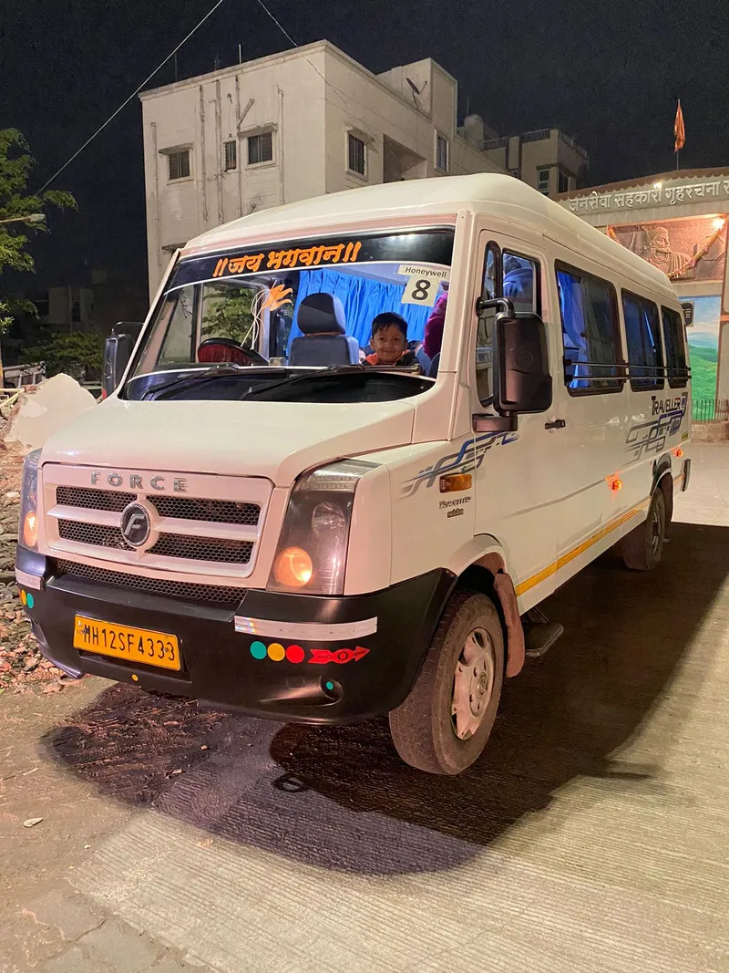 20 seater tempo traveller for rent in Pune - evening pickup service