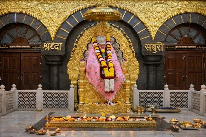 Sai Baba Samadhi Mandir in Shirdi, the destination of the Pune to Shirdi cab route