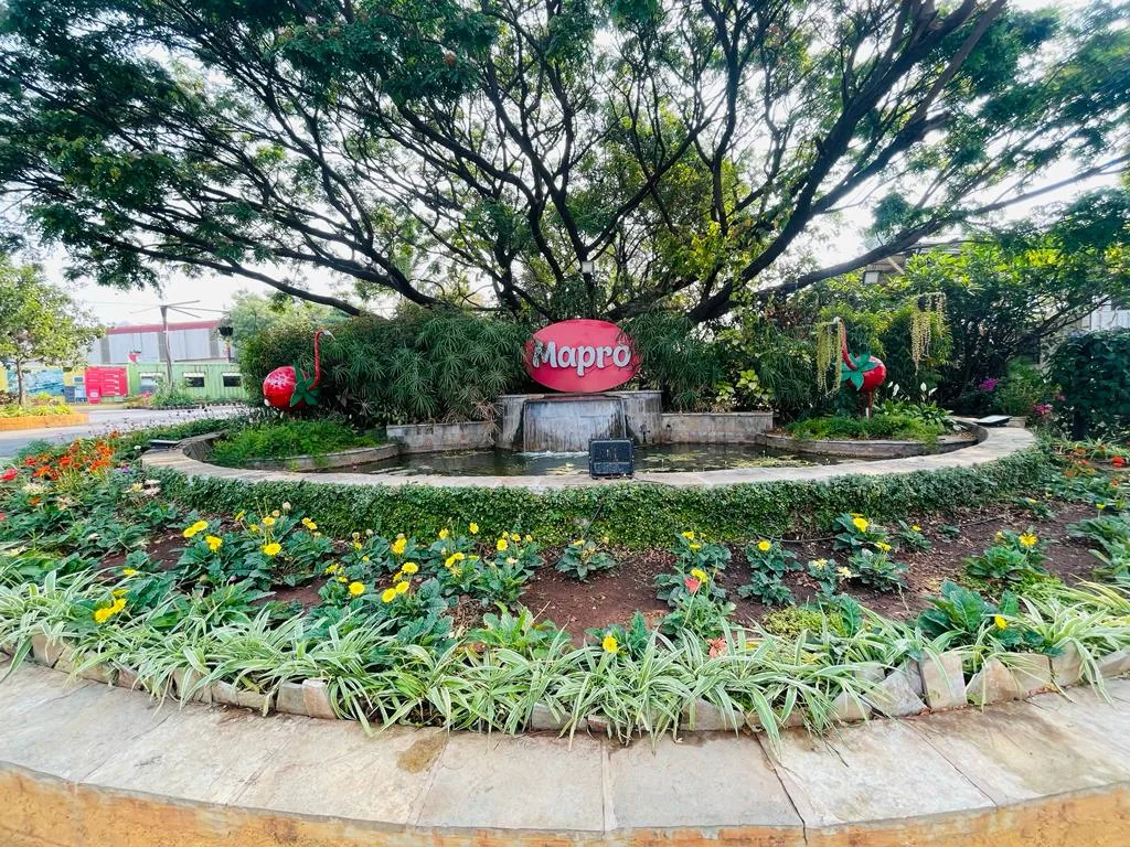 Mapro Garden on the Mahabaleshwar road
