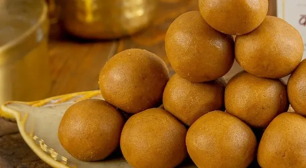 A plate of Satara kandi pedha, the local milk sweet