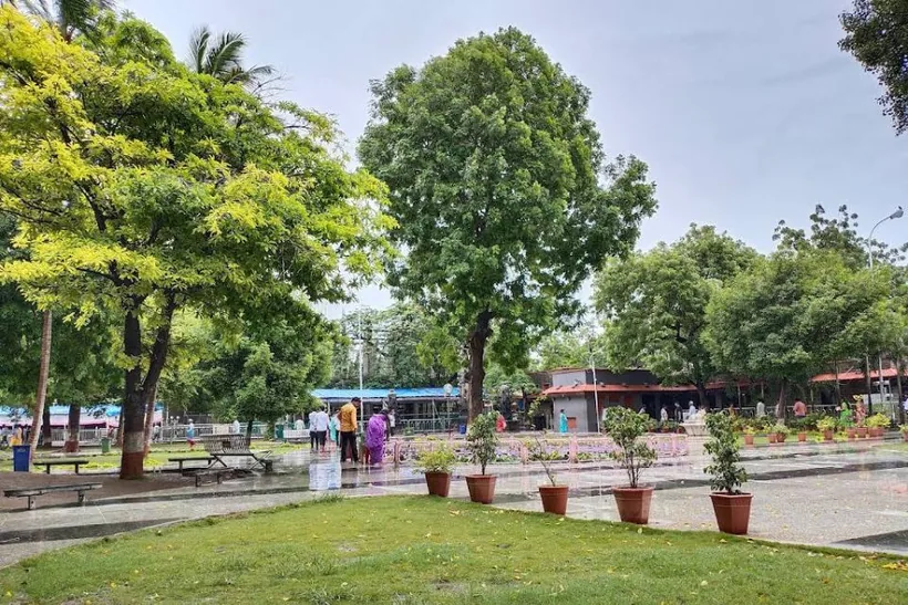 Lendi Baug garden inside the Shirdi temple complex
